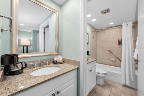 Condo in Palm Harbor, Florida, 2 bedrooms № 2128146 - photo 22