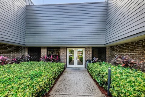 Condo in Palm Harbor, Florida, 2 bedrooms № 2128146 - photo 3