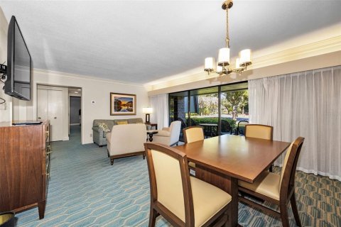 Condo in Palm Harbor, Florida, 2 bedrooms № 2128146 - photo 13