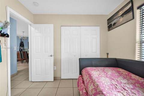 House in Hialeah, Florida 4 bedrooms, 126.53 sq.m. № 1986535 - photo 29