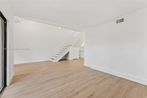 Townhouse in Tamarac, Florida 3 bedrooms, 115.66 sq.m. № 1794797 - photo 9