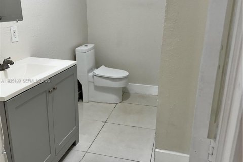 Villa ou maison à louer à Miami, Floride: 4 chambres, 97.36 m2 № 1983777 - photo 16