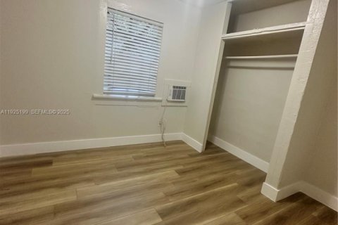 Villa ou maison à louer à Miami, Floride: 4 chambres, 97.36 m2 № 1983777 - photo 12