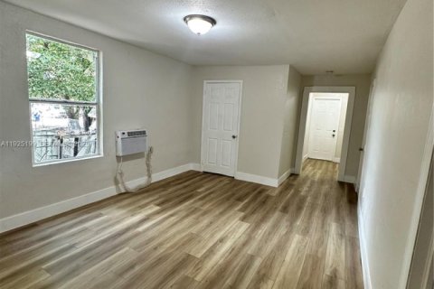 Villa ou maison à louer à Miami, Floride: 4 chambres, 97.36 m2 № 1983777 - photo 20