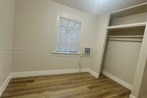 Villa ou maison à louer à Miami, Floride: 4 chambres, 97.36 m2 № 1983777 - photo 8