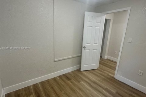 Villa ou maison à louer à Miami, Floride: 4 chambres, 97.36 m2 № 1983777 - photo 7