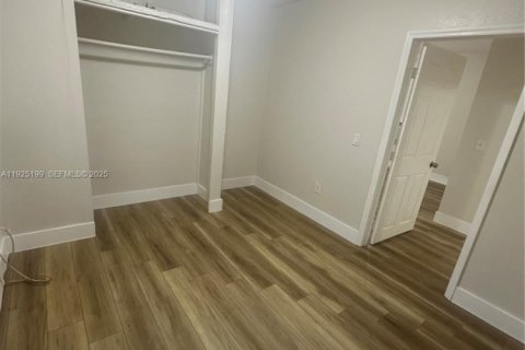 Villa ou maison à louer à Miami, Floride: 4 chambres, 97.36 m2 № 1983777 - photo 9