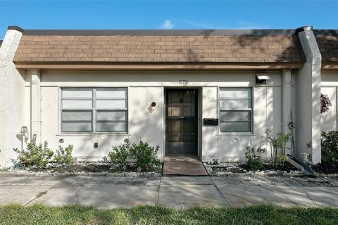 Condo in Clearwater, Florida, 2 bedrooms  № 2342257