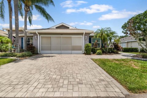 Condo in Sun City Center, Florida, 2 bedrooms  № 2197667 - photo 3