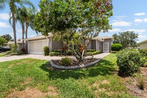 Condo in Sun City Center, Florida, 2 bedrooms  № 2197667 - photo 2