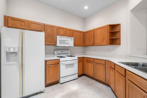 Condo in Sun City Center, Florida, 2 bedrooms  № 2197667 - photo 11