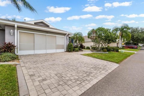 Condo in Sun City Center, Florida, 2 bedrooms  № 2197667 - photo 4