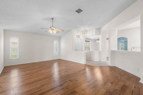 Condo in Sun City Center, Florida, 2 bedrooms  № 2197667 - photo 7
