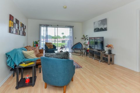 Купить кондоминиум в Уэст-Палм-Бич, Флорида 5 комнат, 82.5м2, № 2084165 - фото 13
