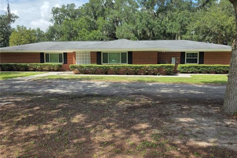 Villa ou maison à Astatula, Floride 5 chambres, 227.7 m2 № 2371555