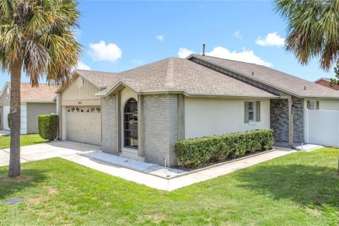 Villa ou maison à vendre à Kissimmee, Floride: 2 chambres, 123.56 m2 № 2394338 - photo 3