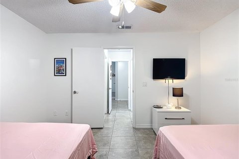 Villa ou maison à vendre à Kissimmee, Floride: 2 chambres, 123.56 m2 № 2394338 - photo 20