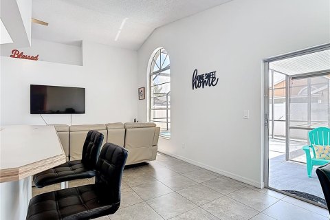 Villa ou maison à vendre à Kissimmee, Floride: 2 chambres, 123.56 m2 № 2394338 - photo 9