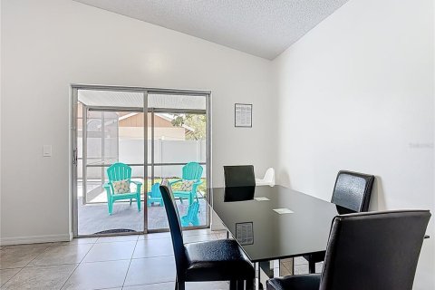 Villa ou maison à vendre à Kissimmee, Floride: 2 chambres, 123.56 m2 № 2394338 - photo 12