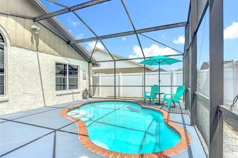 Villa ou maison à vendre à Kissimmee, Floride: 2 chambres, 123.56 m2 № 2394338 - photo 2