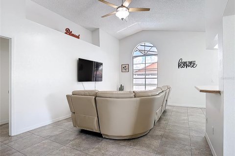 Villa ou maison à vendre à Kissimmee, Floride: 2 chambres, 123.56 m2 № 2394338 - photo 6