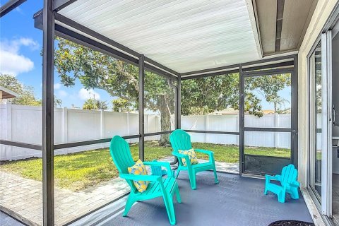 Villa ou maison à vendre à Kissimmee, Floride: 2 chambres, 123.56 m2 № 2394338 - photo 26