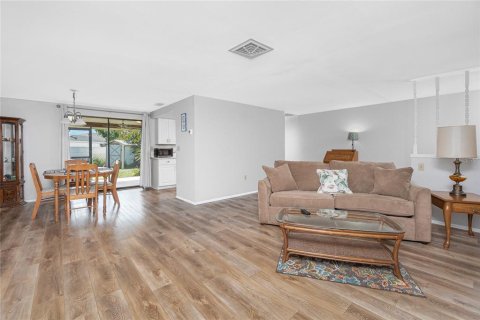 House in Englewood, Florida 2 bedrooms, 113.34 sq.m. № 1866391 - photo 4