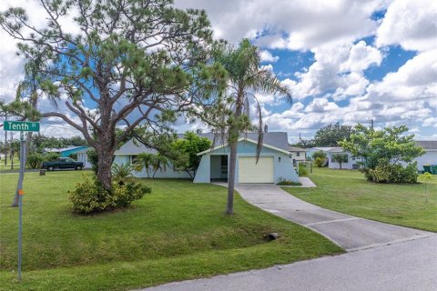 House in Englewood, Florida 2 bedrooms, 113.34 sq.m. № 1866391 - photo 2