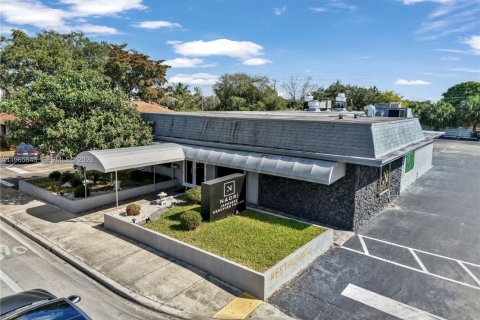Commercial property in Sunrise, Florida № 2081255
