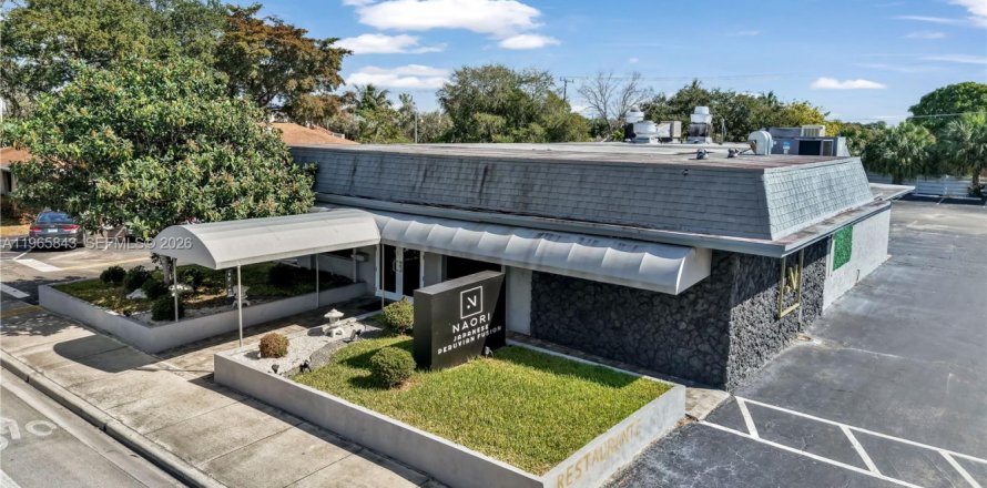 Commercial property in Sunrise, Florida № 2081255