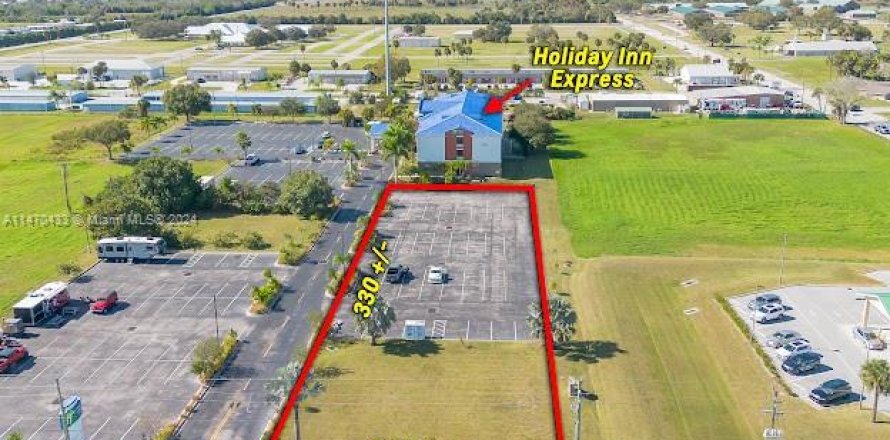 Коммерческая недвижимость в Окичоби, Флорида № 1938126