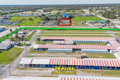 Купить коммерческую недвижимость в Окичоби, Флорида № 1938126 - фото 10