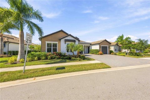 Villa ou maison à vendre à Venice, Floride: 4 chambres, 273.13 m2 № 2429150 - photo 4