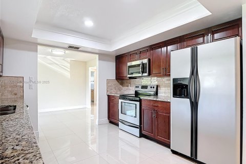House in Lehigh Acres, Florida 3 bedrooms, 155.43 sq.m. № 1944154 - photo 26