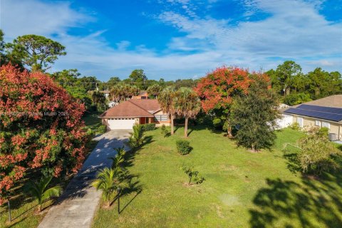 House in Lehigh Acres, Florida 3 bedrooms, 155.43 sq.m. № 1944154 - photo 6