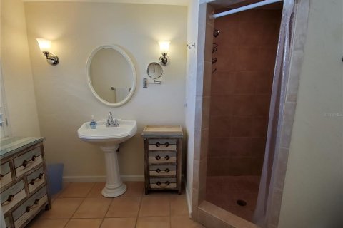 House in Sarasota, Florida 3 bedrooms, 130.71 sq.m. № 2236722 - photo 10