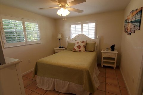 House in Sarasota, Florida 3 bedrooms, 130.71 sq.m. № 2236722 - photo 7