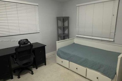 Villa ou maison à louer à Hollywood, Floride: 2 chambres, 65.03 m2 № 1999624 - photo 6