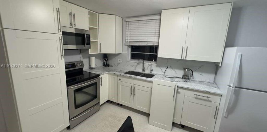 Villa ou maison à Hollywood, Floride 2 chambres, 65.03 m2 № 1999624