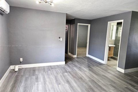 Villa ou maison à louer à West Park, Floride: 3 chambres, 122.26 m2 № 2193557 - photo 7