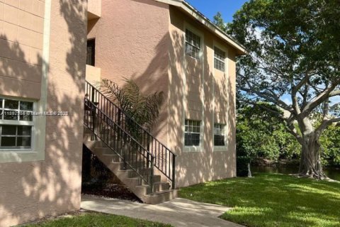 Кондоминиум с 3 спальнями в Дирфилд-Бич, Флорида № 2014709