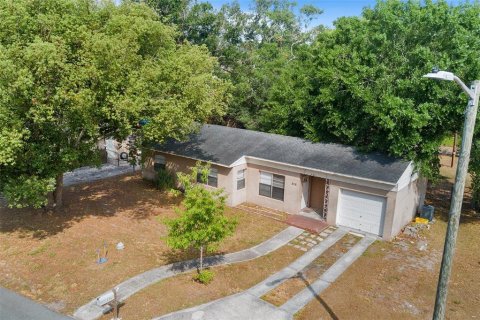 House in Lakeland, Florida 3 bedrooms, 145.67 sq.m. № 1684619 - photo 1