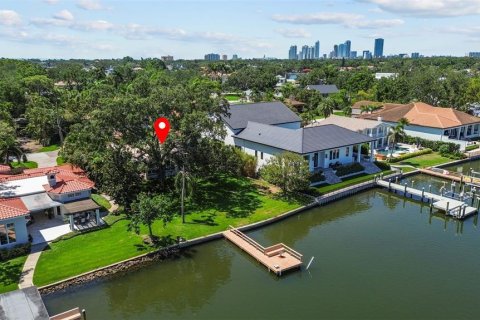House in Saint Petersburg, Florida 3 bedrooms, 197.6 sq.m. № 1750764 - photo 16