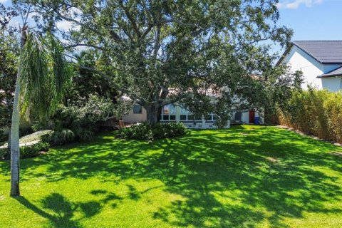 House in Saint Petersburg, Florida 3 bedrooms, 197.6 sq.m. № 1750764 - photo 18