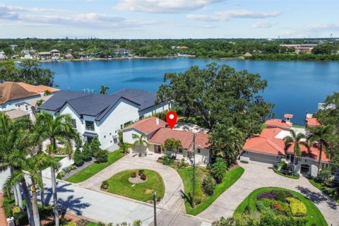 House in Saint Petersburg, Florida 3 bedrooms, 197.6 sq.m. № 1750764 - photo 27