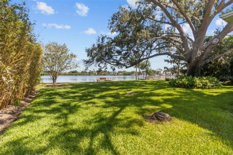 House in Saint Petersburg, Florida 3 bedrooms, 197.6 sq.m. № 1750764 - photo 10