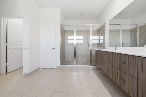 Casa en venta en Miramar, Florida, 5 dormitorios, 314.1 m2 № 2040243 - foto 21