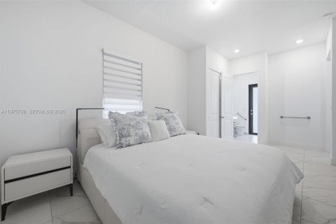 Casa en venta en Miramar, Florida, 5 dormitorios, 314.1 m2 № 2040243 - foto 23