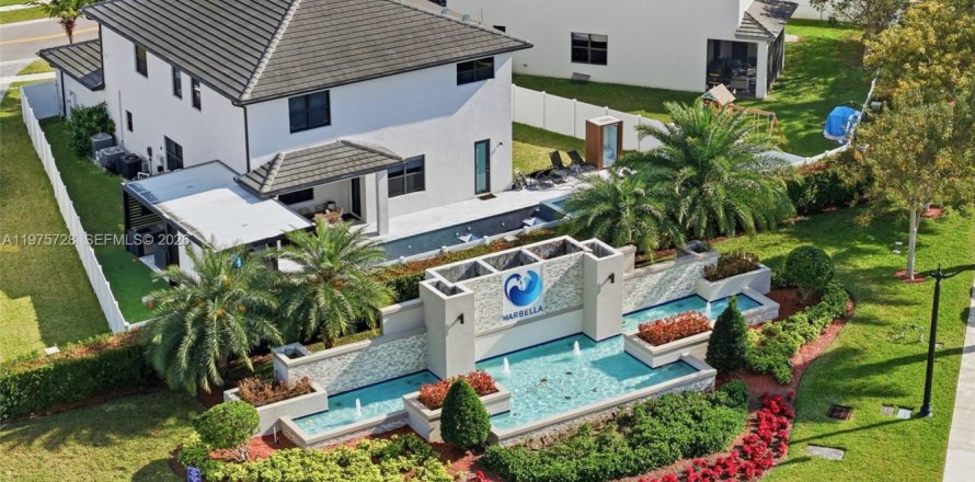 Casa en Miramar, Florida 5 dormitorios, 314.1 m2 № 2040243