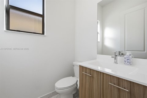 Casa en venta en Miramar, Florida, 5 dormitorios, 314.1 m2 № 2040243 - foto 9